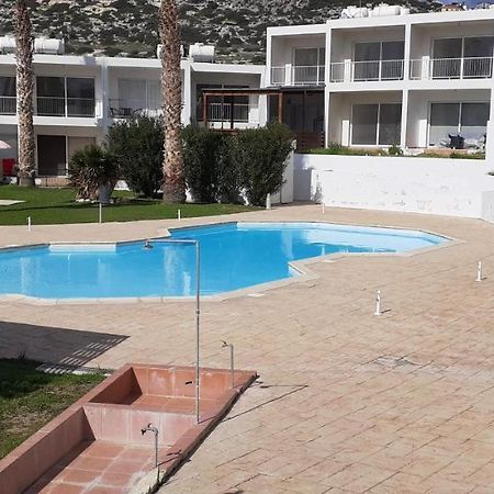 Akamandos 76 Apartman Péjia Kültér fotó