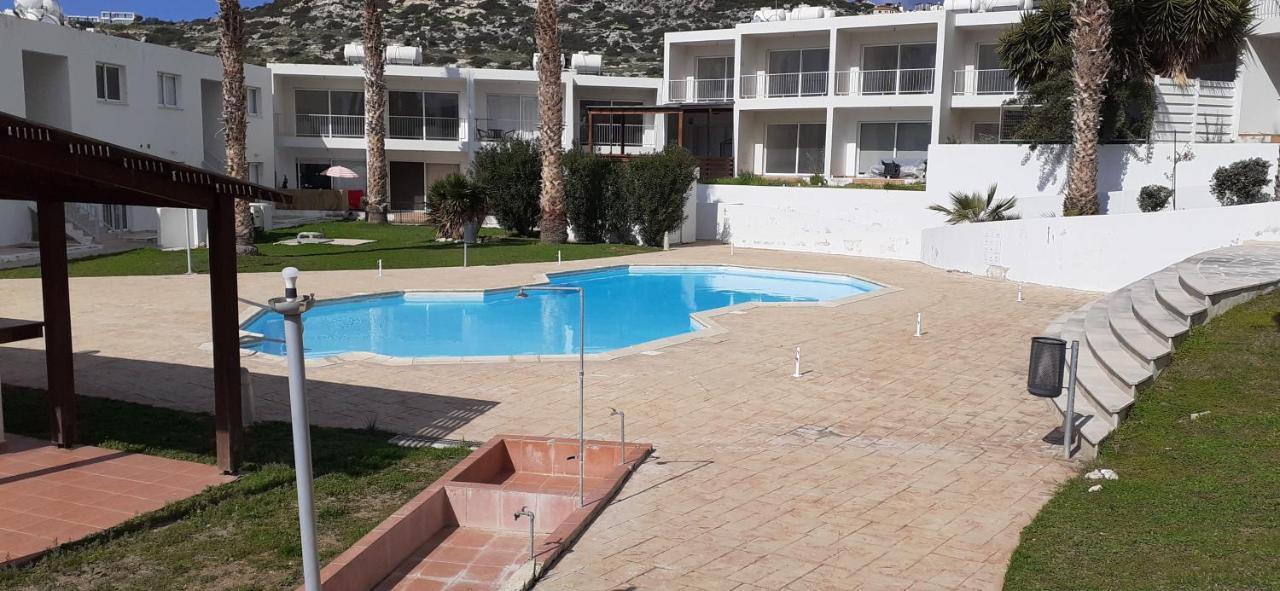 Akamandos 76 Apartman Péjia Kültér fotó
