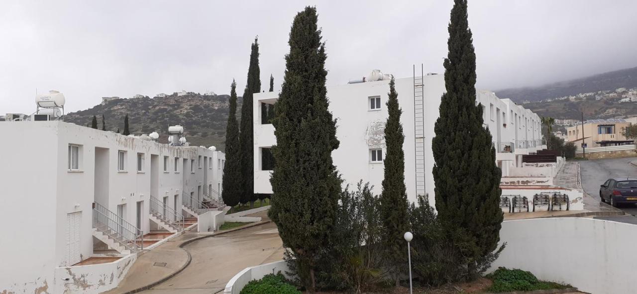 Akamandos 76 Apartman Péjia Kültér fotó