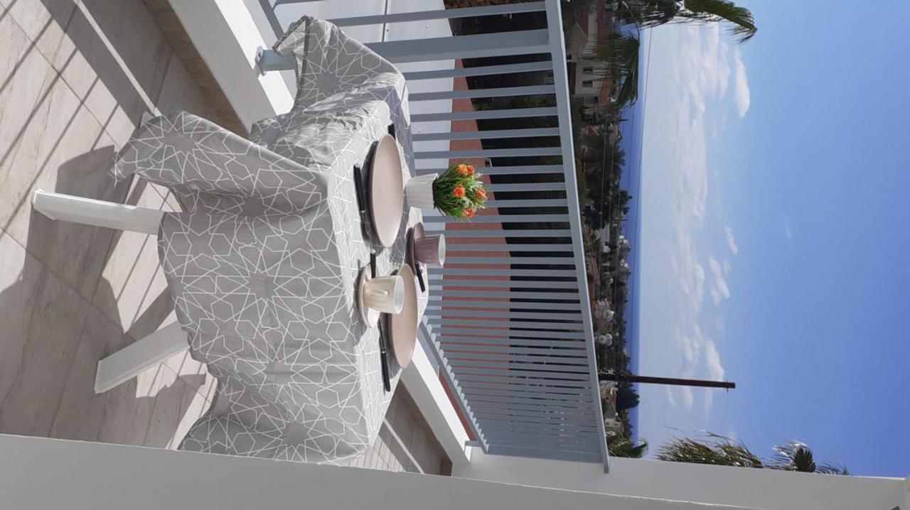 Akamandos 76 Apartman Péjia Kültér fotó